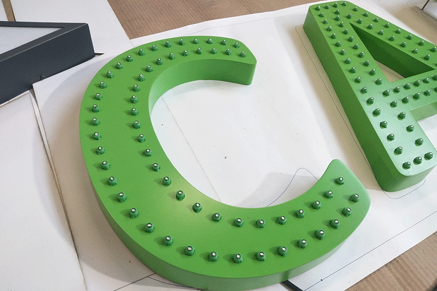 led穿孔字製作過程中要注意哪些細節？